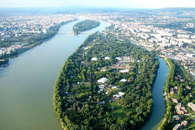 Sportakadémia és árvízvédelmi rendszer épül a Hajógyári-szigeten